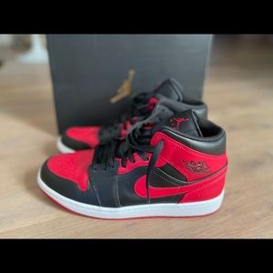 Jordan 1 Mid 2020 ‘Banned’